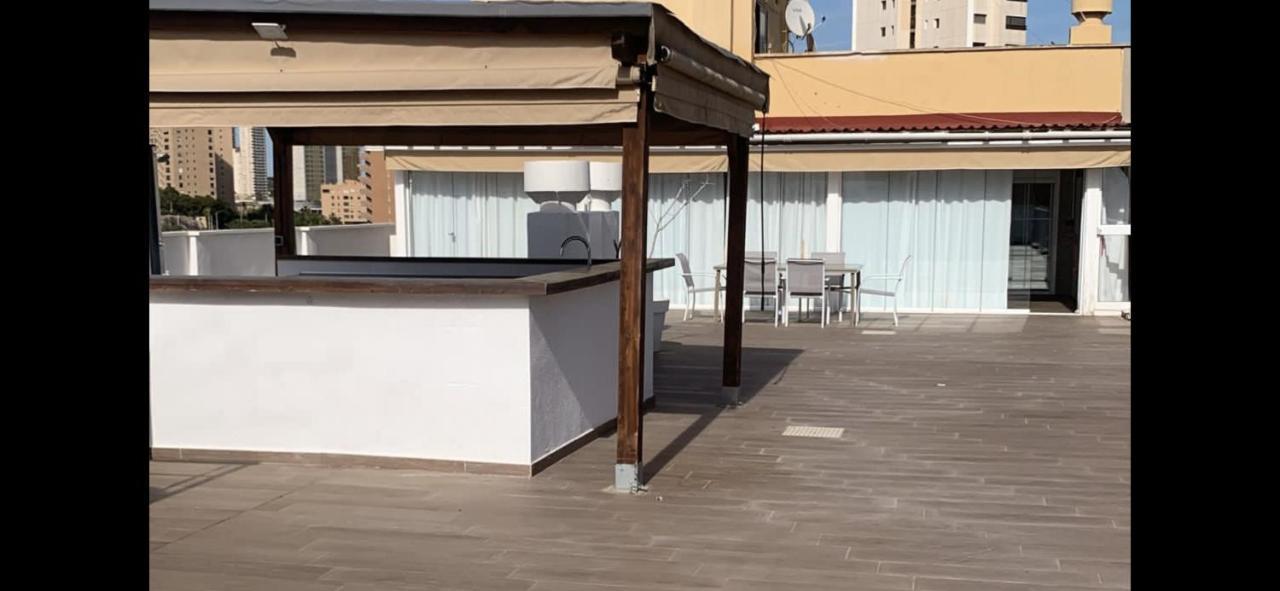 Ferienwohnung Atico Con Enorme Terraza Y Chill Out Particular Benidorm Exterior foto