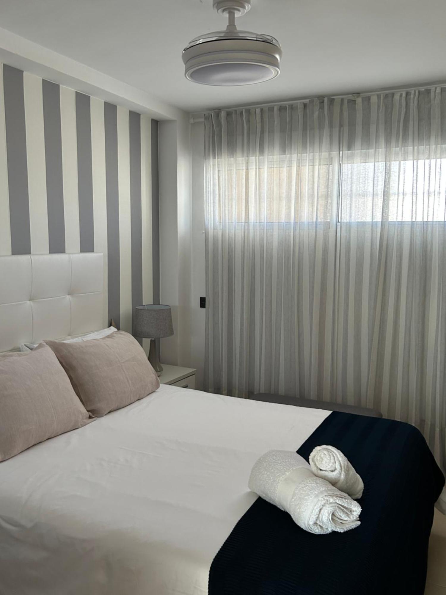 Ferienwohnung Atico Con Enorme Terraza Y Chill Out Particular Benidorm Exterior foto