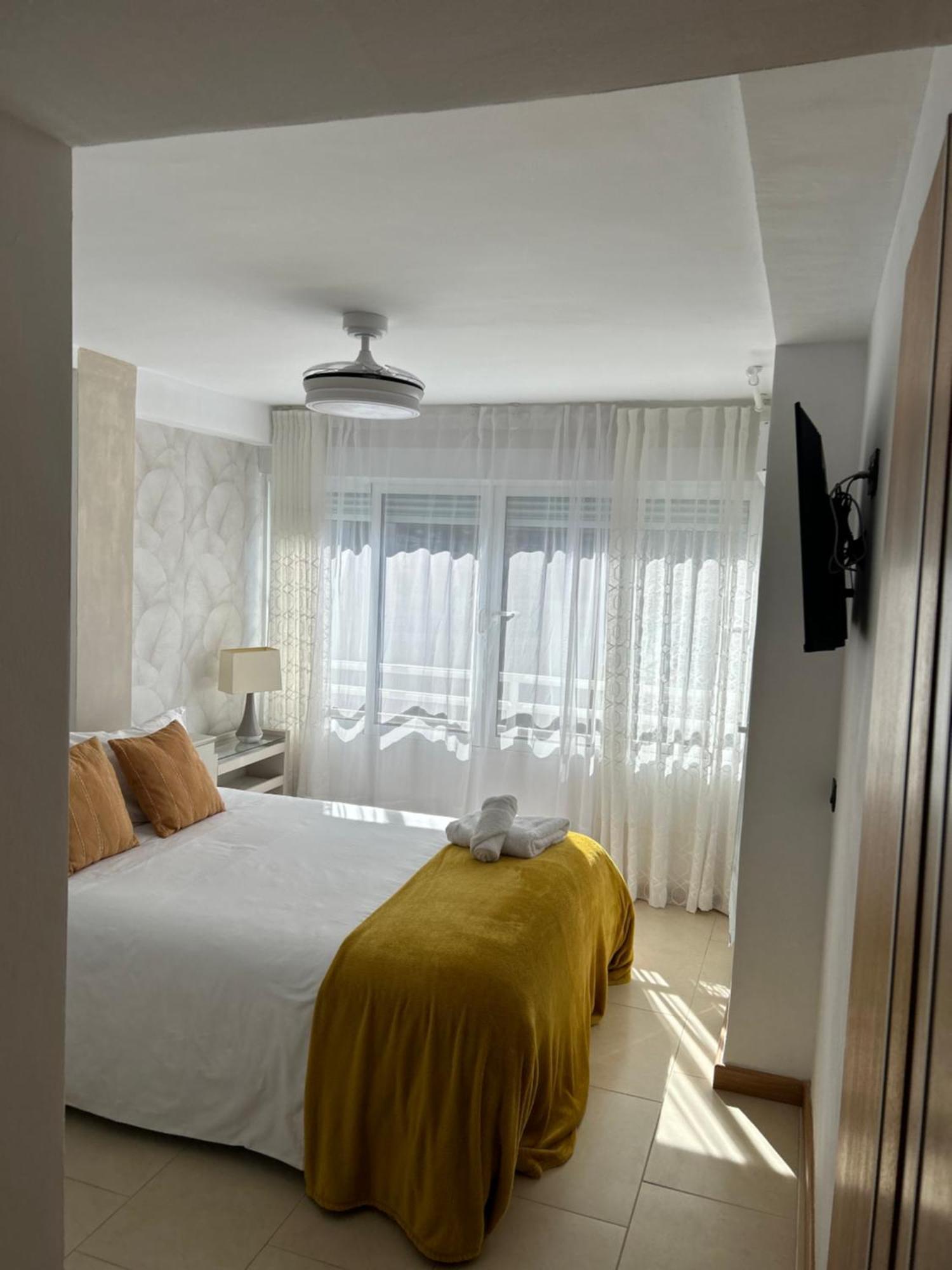 Ferienwohnung Atico Con Enorme Terraza Y Chill Out Particular Benidorm Exterior foto